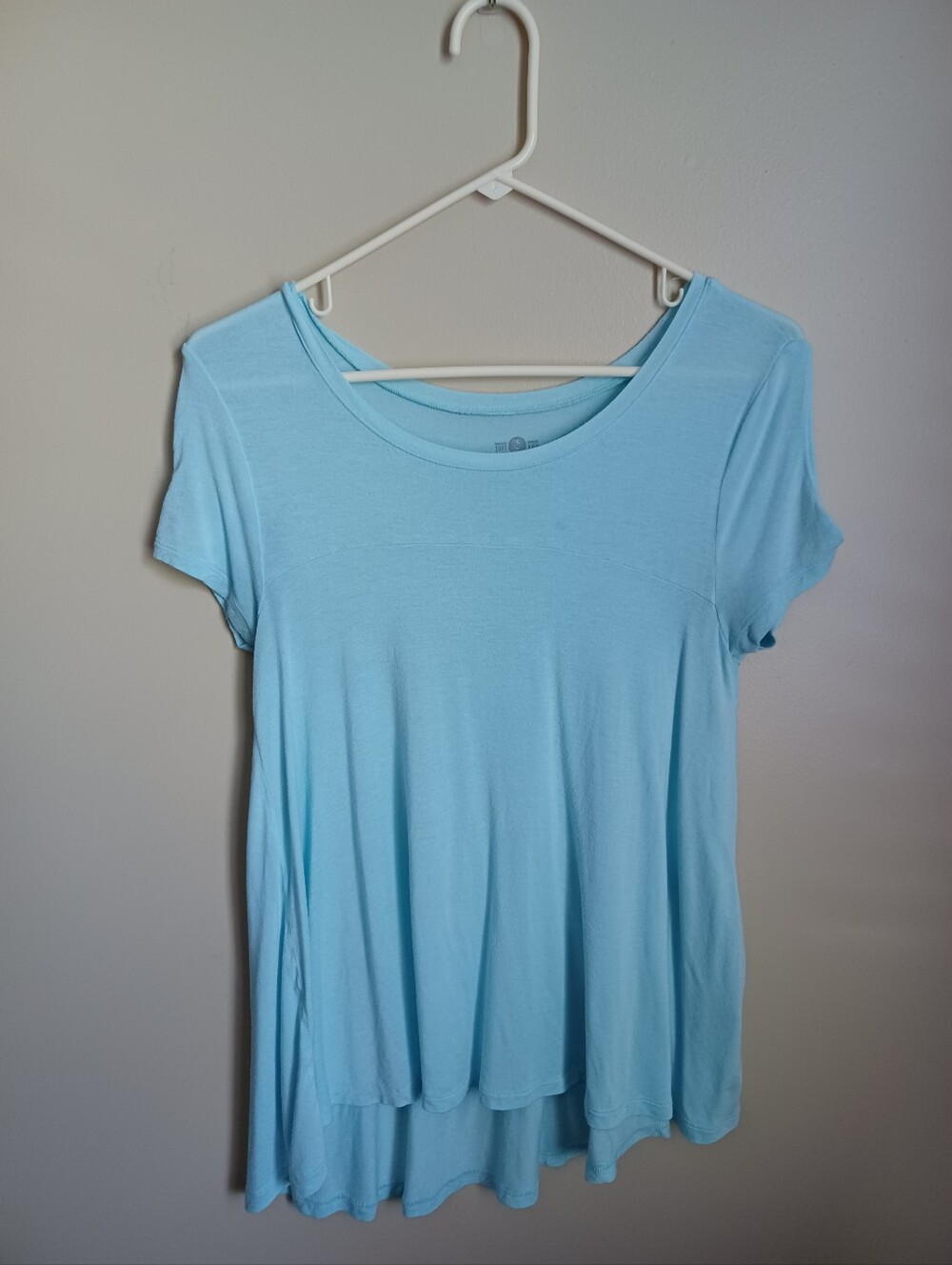 Women's Size Medium SO Blue Rayon Spandex Lightweight Short Sleeve Shirt